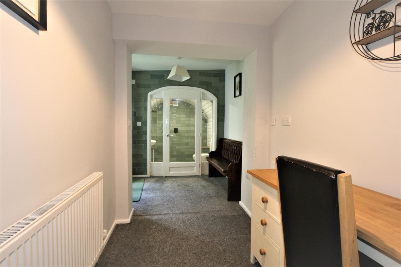 Albion Street Serviced Apartments 첼튼엄 외부 사진